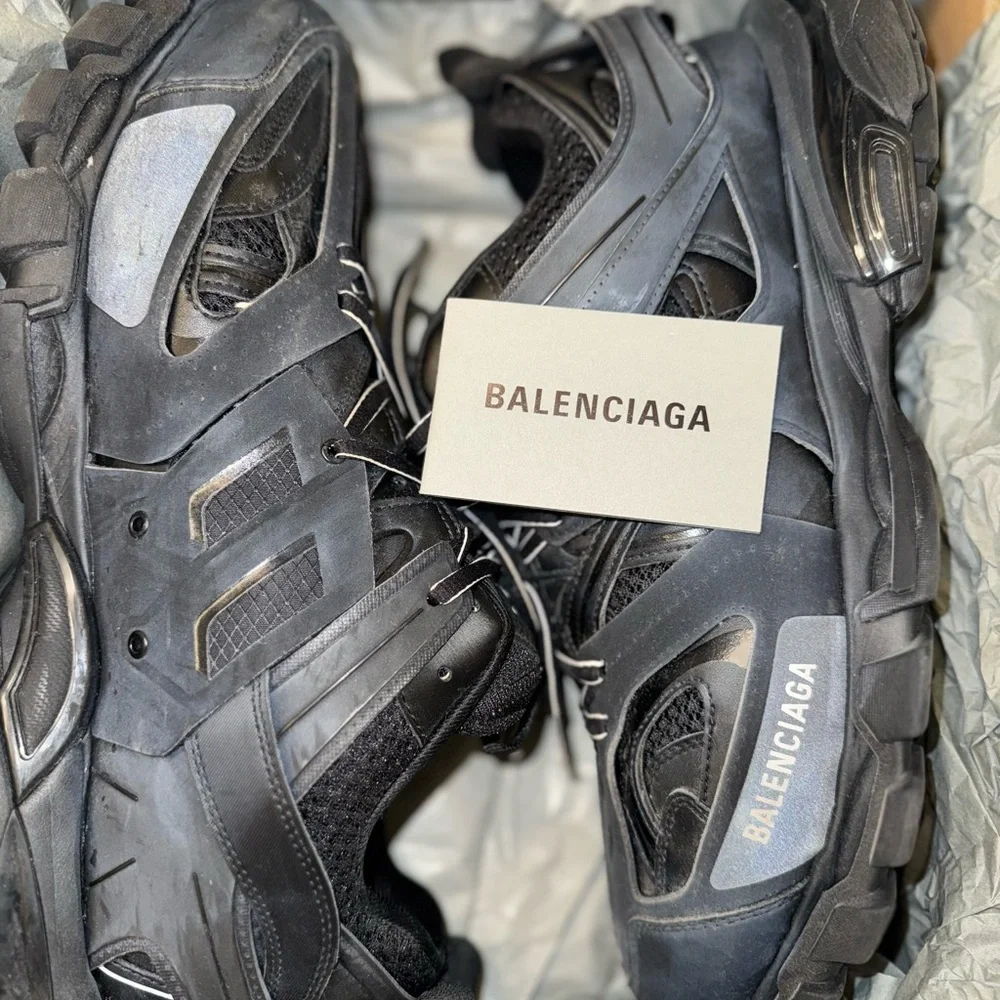 Balenciaga Men's Black Sneakers - Picture 7 of 8